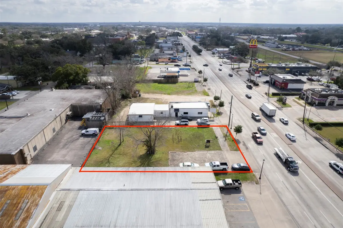 2107 N Main Street, Pearland, TX 77581 - #1