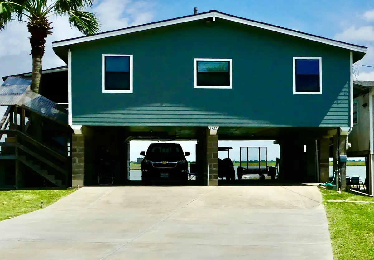 4432 Swan Street, Hitchcock, TX 77563 - #1