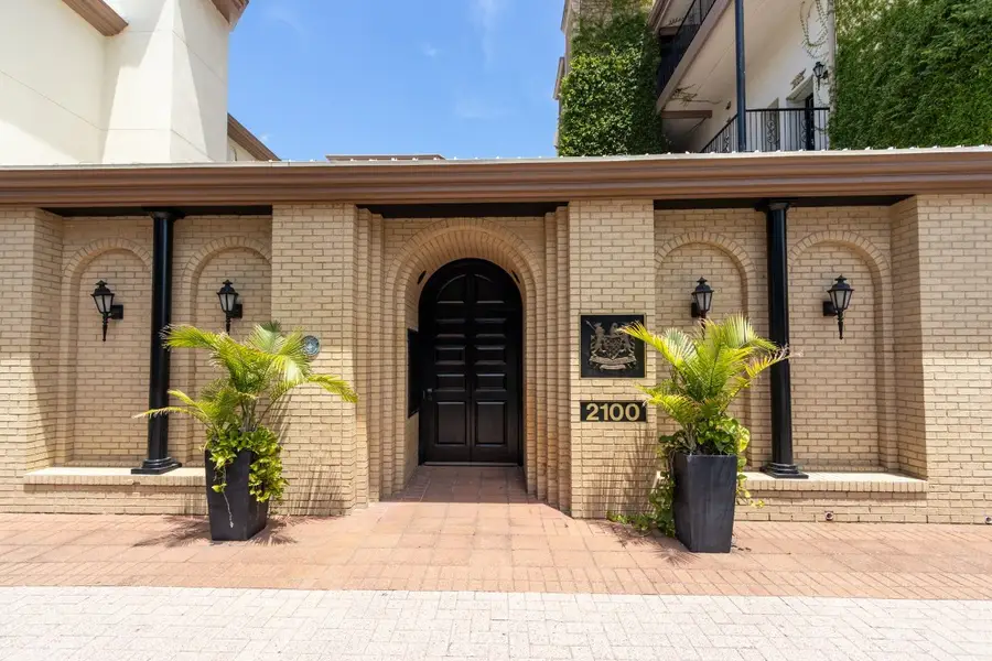 2102 Post Office Street Corner #8, Galveston, TX 77550 - #2