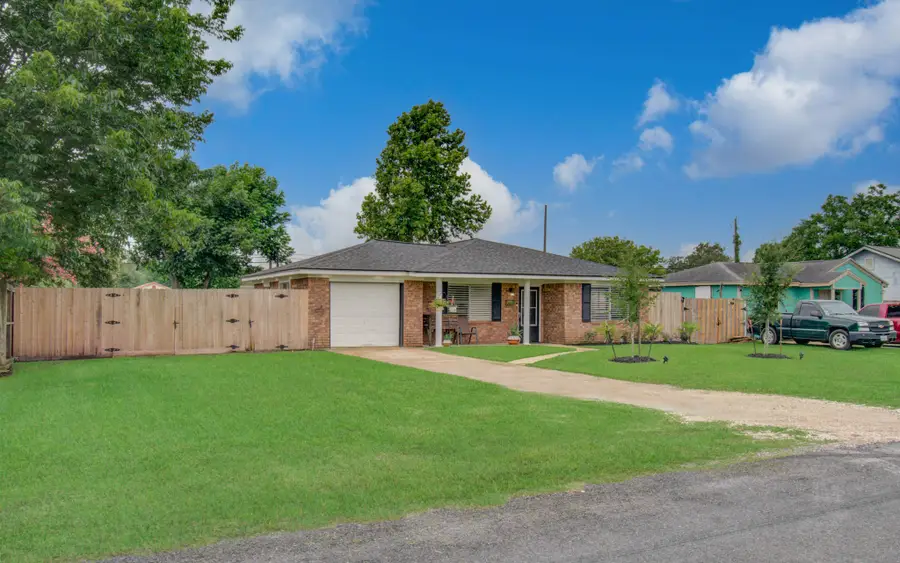 2615 6th Avenue N, Texas City, TX 77590 - #3