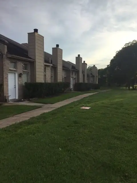 3004 Creekview Drive, Missouri City, TX 77459