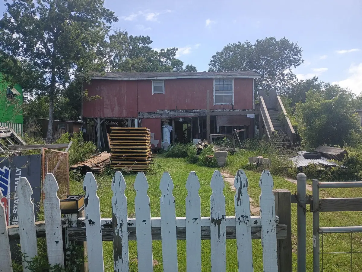 12135 Sandpiper Road, Angleton, TX 77515 - #1
