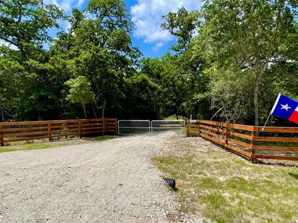 9242 Stetson Drive, Normangee, TX 77871