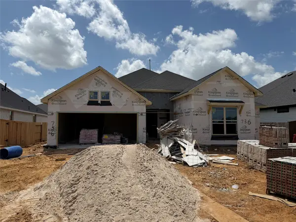 736 Golden Aster Boulevard, Waller, TX 77484