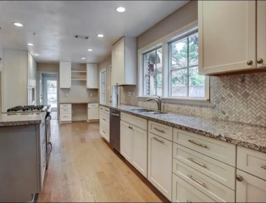 808 Chimney Rock Road, Houston, TX 77056 - Image #3