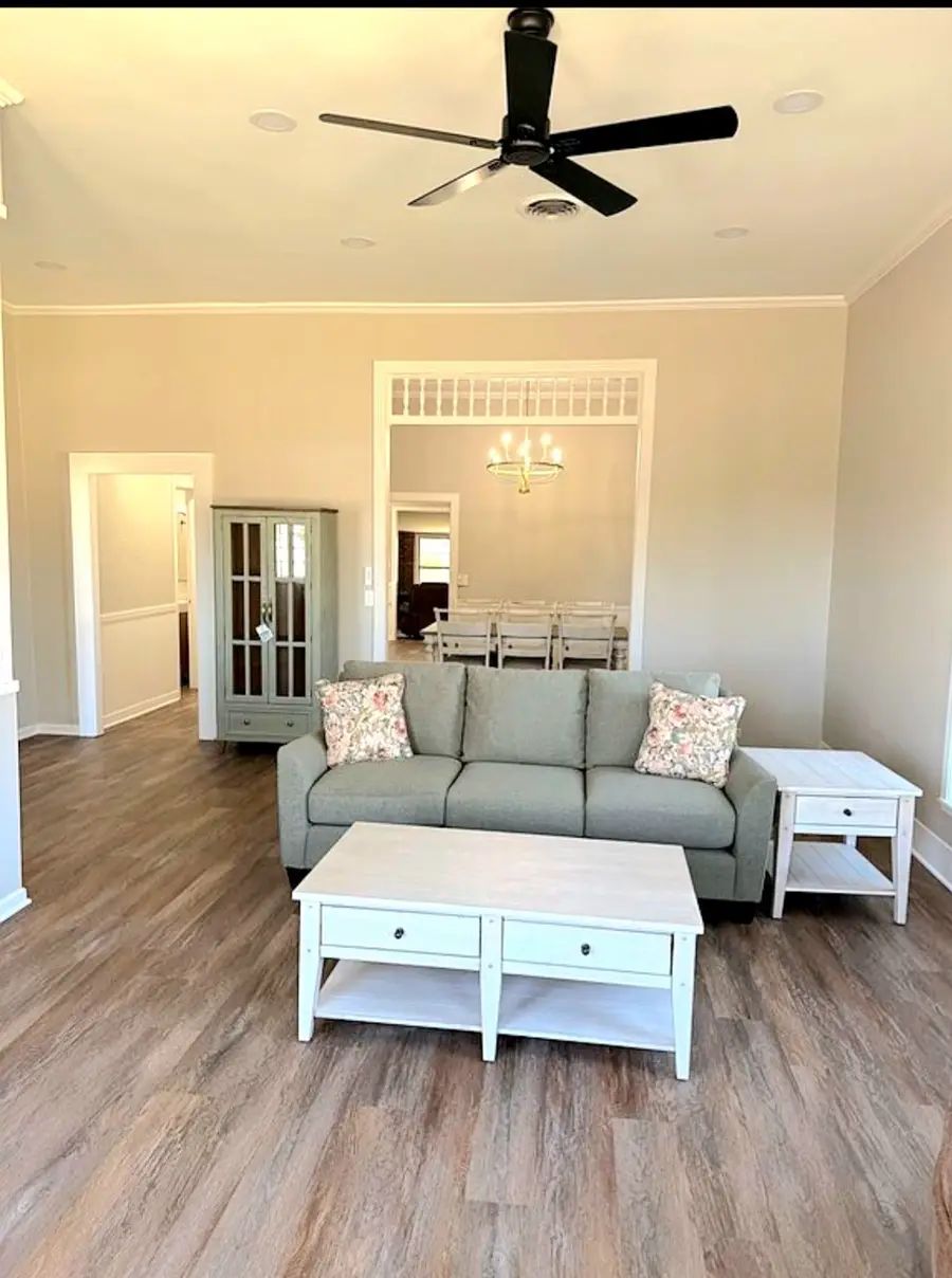 206 Mulberry, Hallettsville, TX 77964 - Image #3