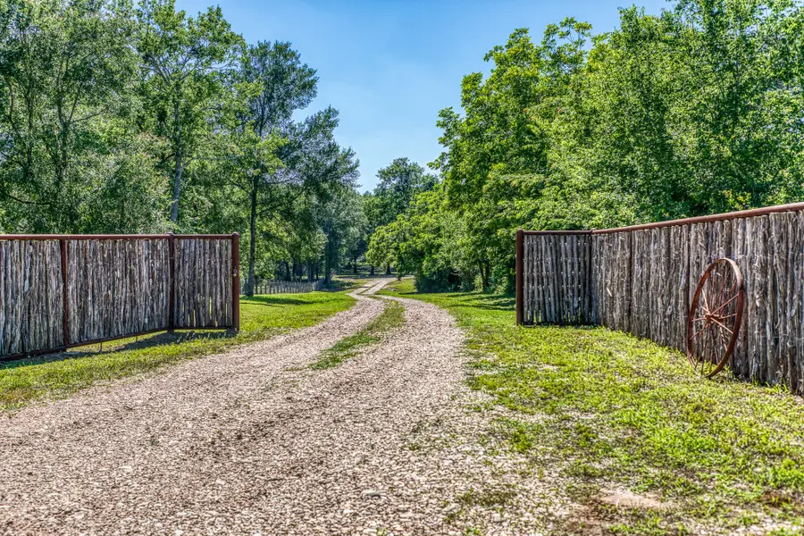16597 Fm 912, Washington, TX 77880 - #2