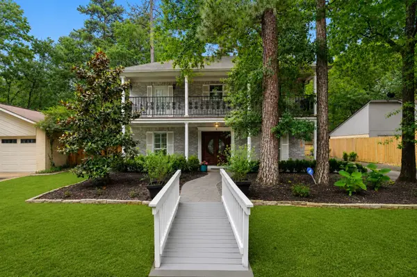 5 N Deerfoot Circle, The Woodlands, TX 77380