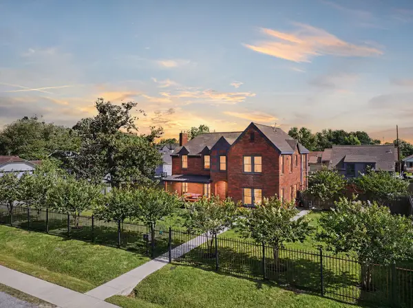 210 Coronado Street, Houston, TX 77009
