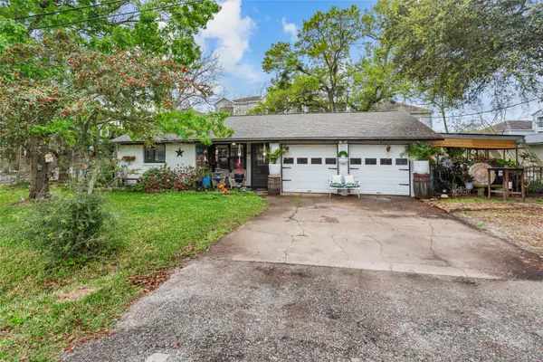 1215 Esther Street, Kemah, TX 77565