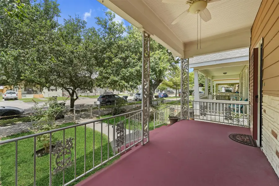 2212 32nd Street, Galveston, TX 77550 - #3