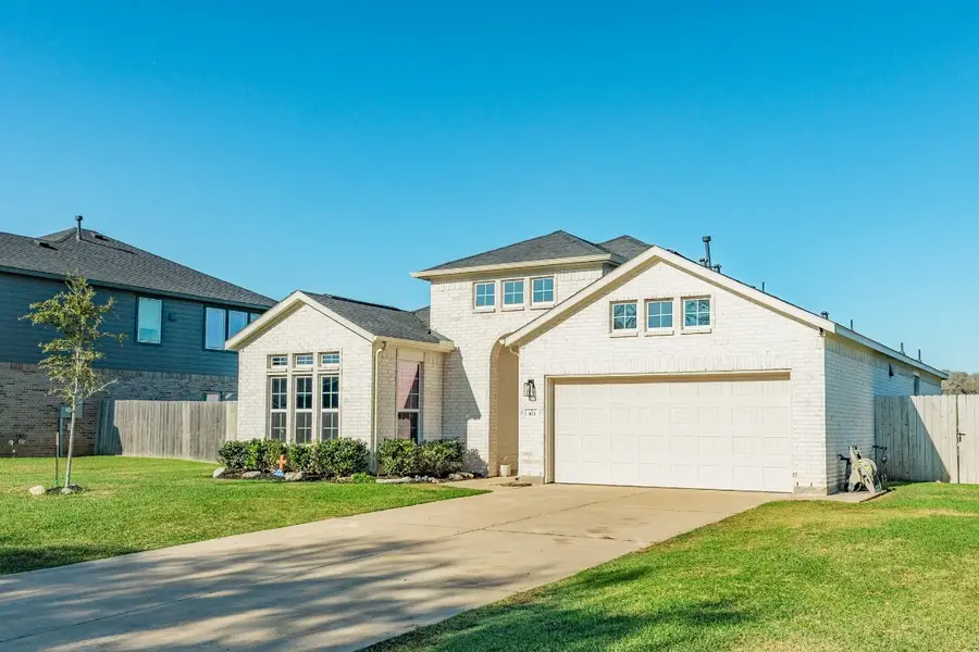 303 Twin Lakes Boulevard W, West Columbia, TX 77486 - #3