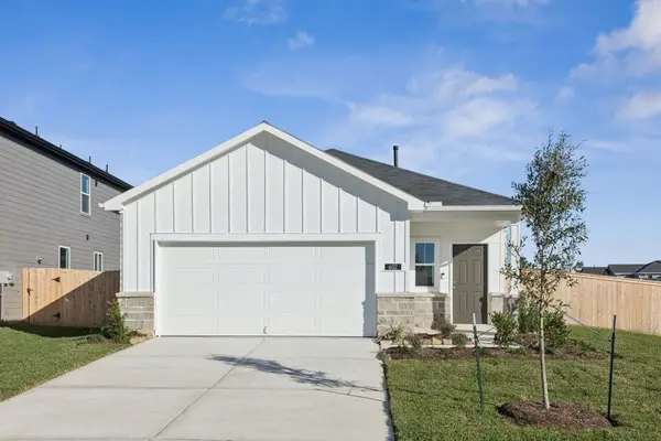 602 Amber Falls Drive, Montgomery, TX 77356