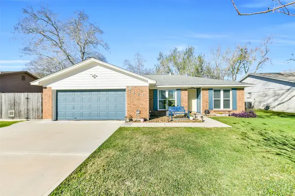5421 Bramble Lane, Dickinson, TX 77539
