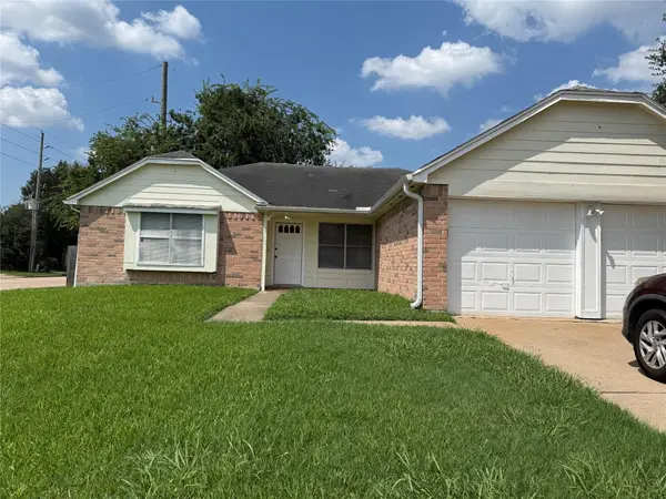 2103 Barrington Place Drive, Sugar Land, TX 77478