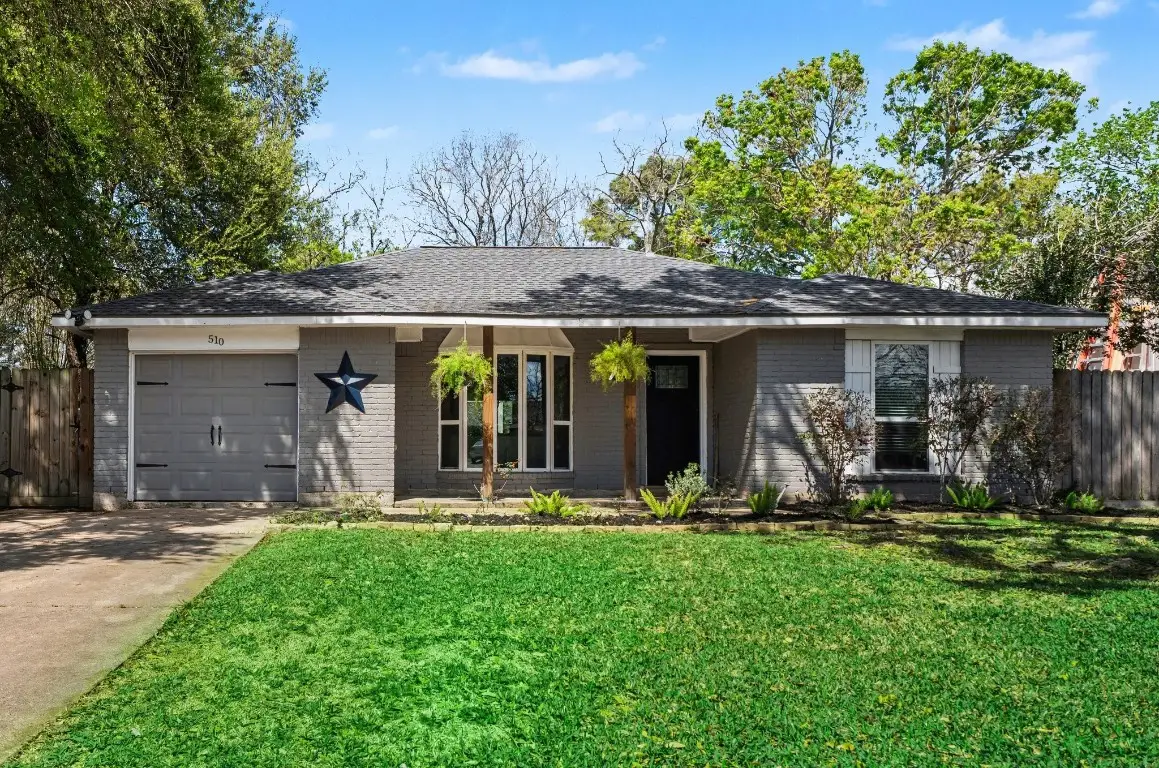 510 Brandywyne Drive, Friendswood, TX 77546 - #1