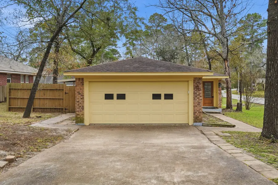 20 Moon Valley Court, Conroe, TX 77304 - Image #2