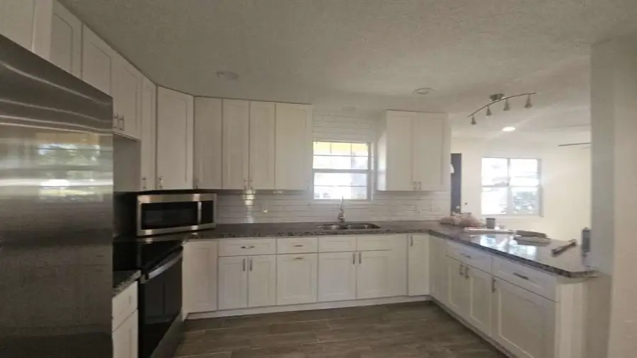 10101 Rebel Road, Houston, TX 77016 - Image #2