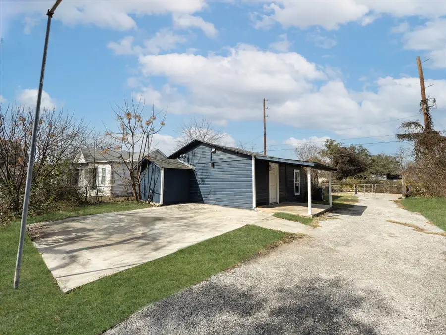 1360 Essex Street, San Antonio, TX 78210 - Image #2