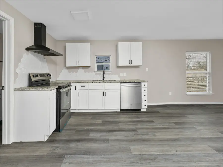 1360 Essex Street, San Antonio, TX 78210 - Image #3