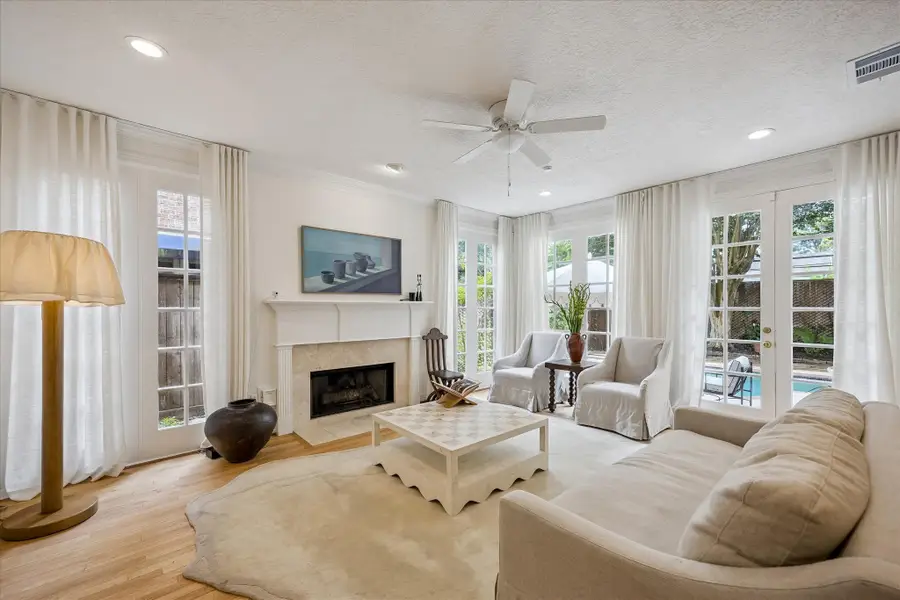 5591 Beverlyhill Street, Houston, TX 77056 - #3