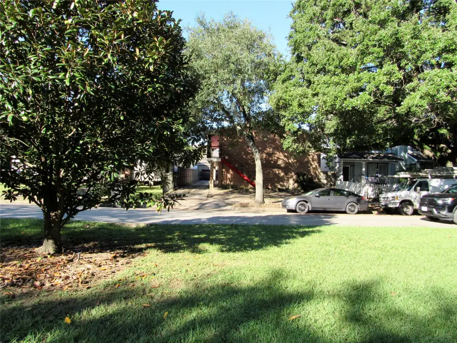 907 Heights Boulevard, Houston, TX 77008 - Image #2