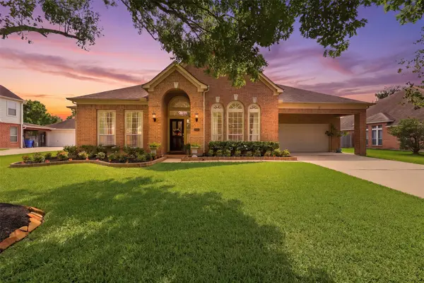 3103 Autumn Harvest Drive, Friendswood, TX 77546