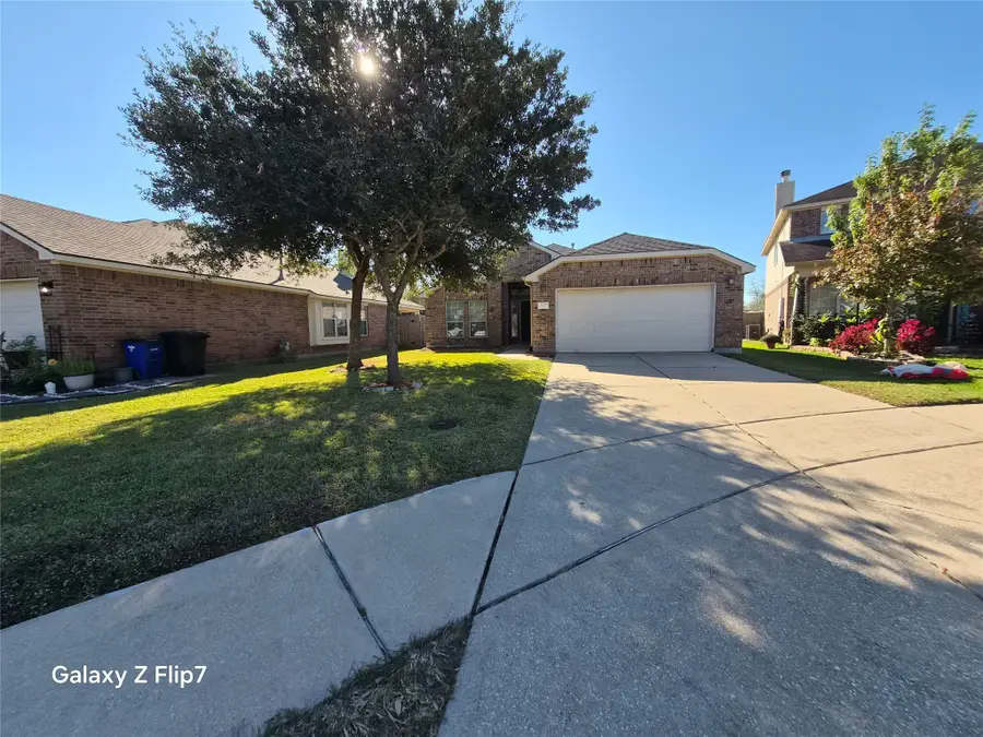 2957 Stone Spring Lane, Dickinson, TX 77539 - Image #2