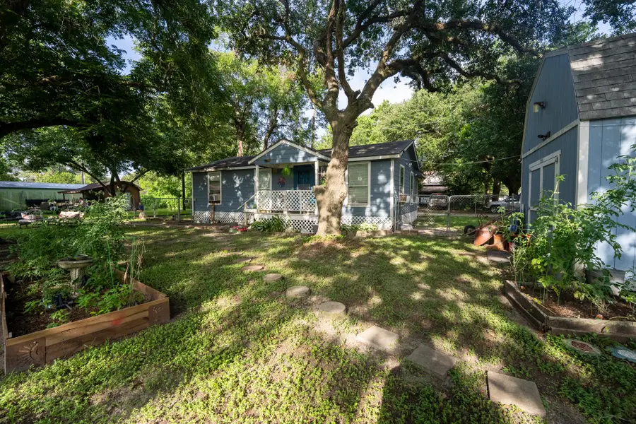 2200 5th Street, Bay City, TX 77414 - #2