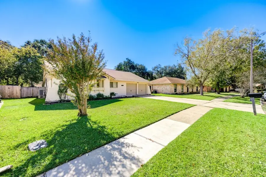 15818 Wandering Trail, Friendswood, TX 77546 - Image #3