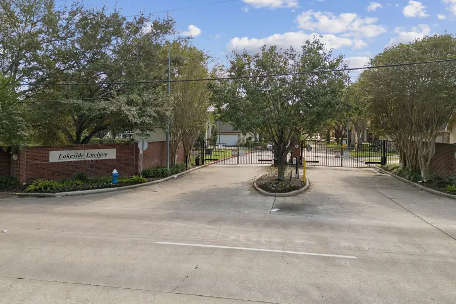 1635 Lakeside Enclave Drive, Houston, TX 77077 - Image #2