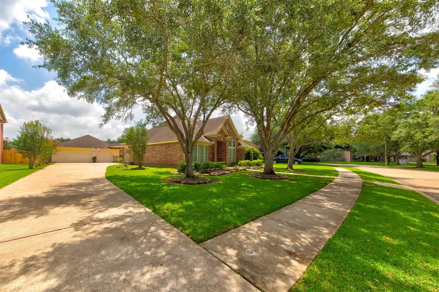 2901 Harvest Hill Drive, Friendswood, TX 77546 - #2
