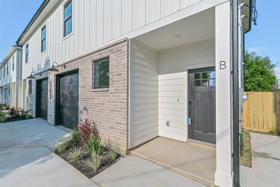 4723 Mallow Street, Houston, TX 77033 - Image #2