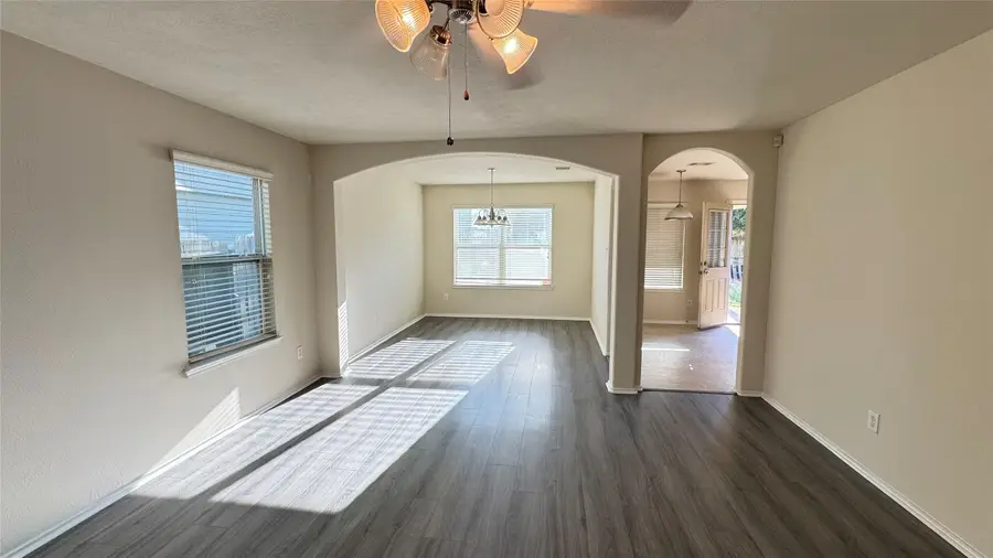 914 Crestmont Trail Drive, Missouri City, TX 77489 - Image #3