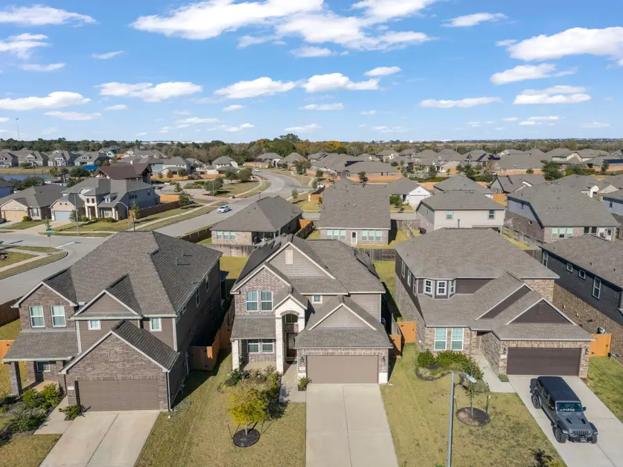 32318 Dusted Bronze Street, Brookshire, TX 77423 - Image #2