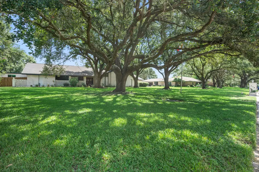 618 Melody Lane, Eagle Lake, TX 77434 - #3