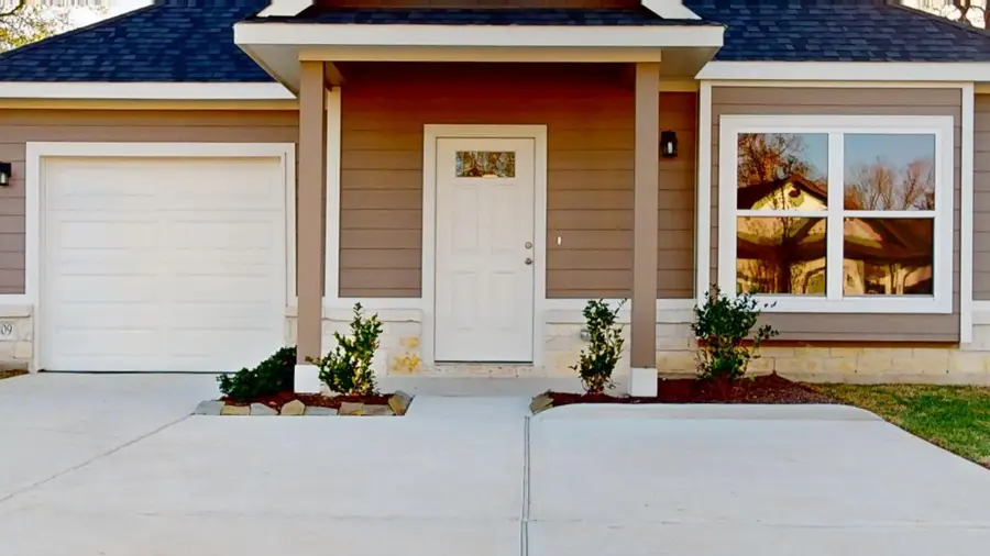 11809 East Gate Drive, Willis, TX 77318 - Image #2