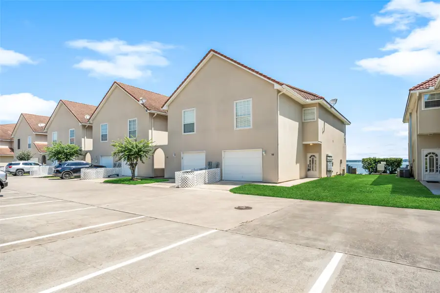 16 Regency Point, Montgomery, TX 77356 - #3