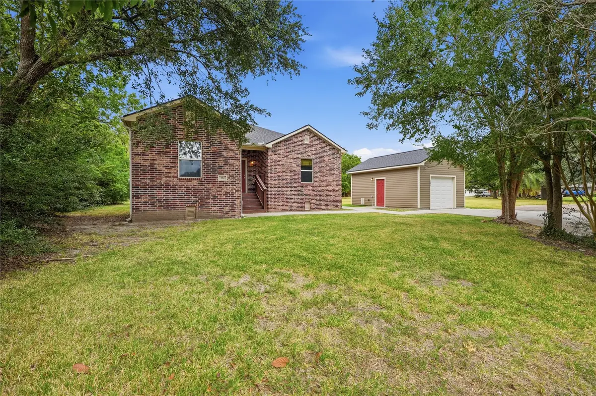 102 20th Avenue N, Texas City, TX 77590 - #1