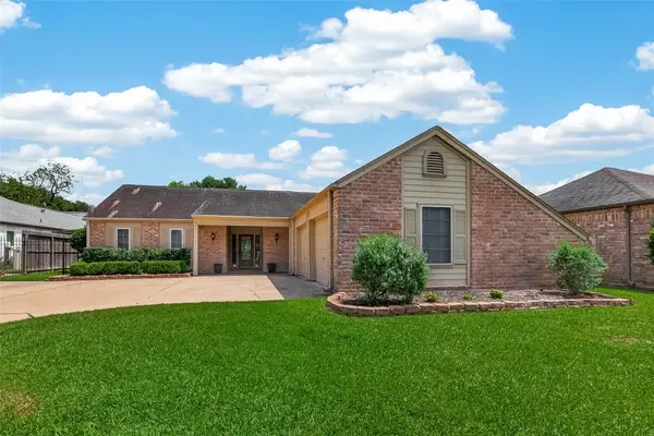 6 Charleston Street S, Sugar Land, TX 77478