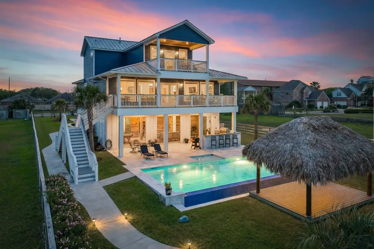 7220 Avenue N 1/2, Galveston, TX 77551 - #1