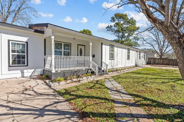 1132 18th Avenue N, Texas City, TX 77590