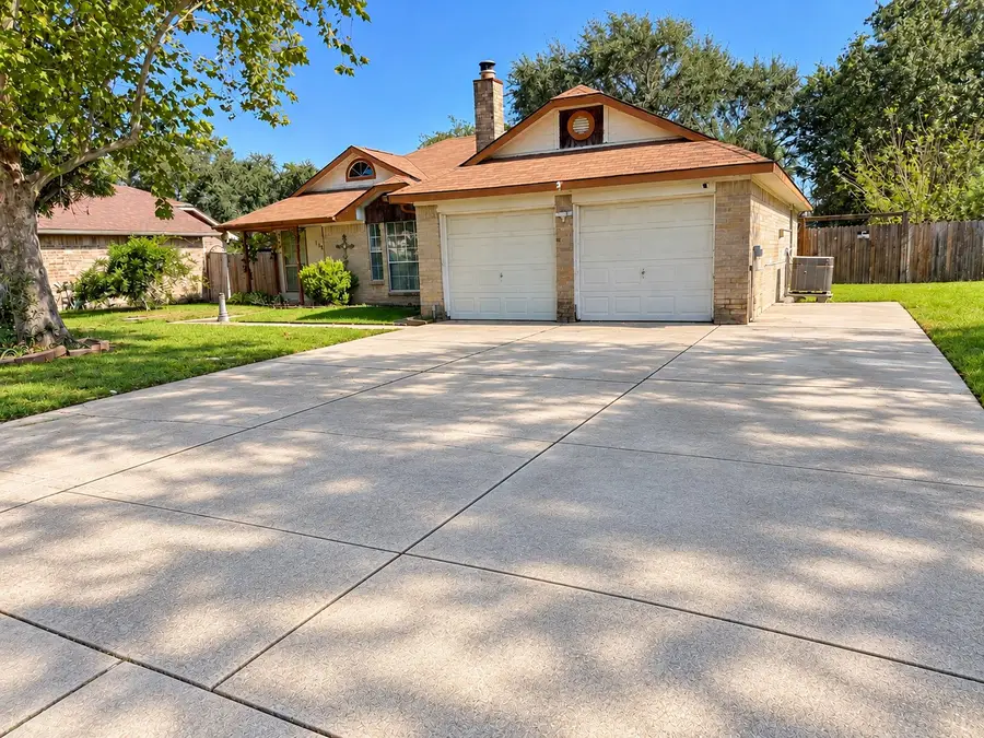 3804 Briar Hollow Drive, Dickinson, TX 77539 - #2