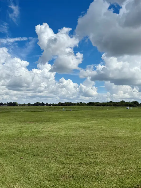 3110 Spitfire Drive, Rosenberg, TX 77471