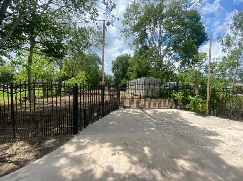 711 W Jasmine Street, Fresno, TX 77545 - #1