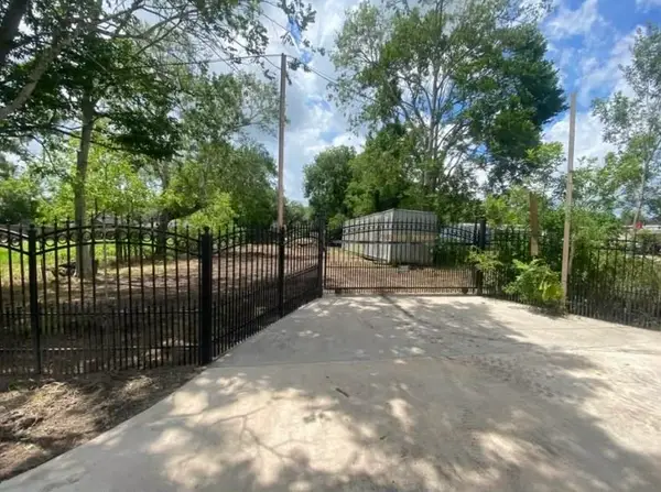 711 W Jasmine Street, Fresno, TX 77545