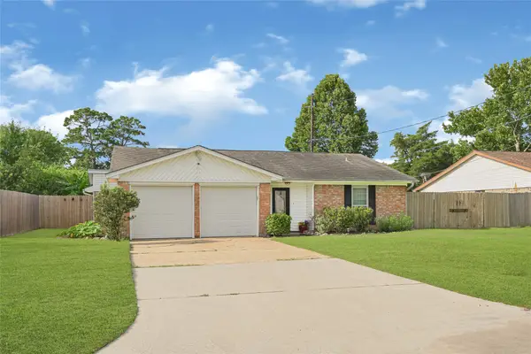 10010 Lost Pine Drive, Baytown, TX 77521