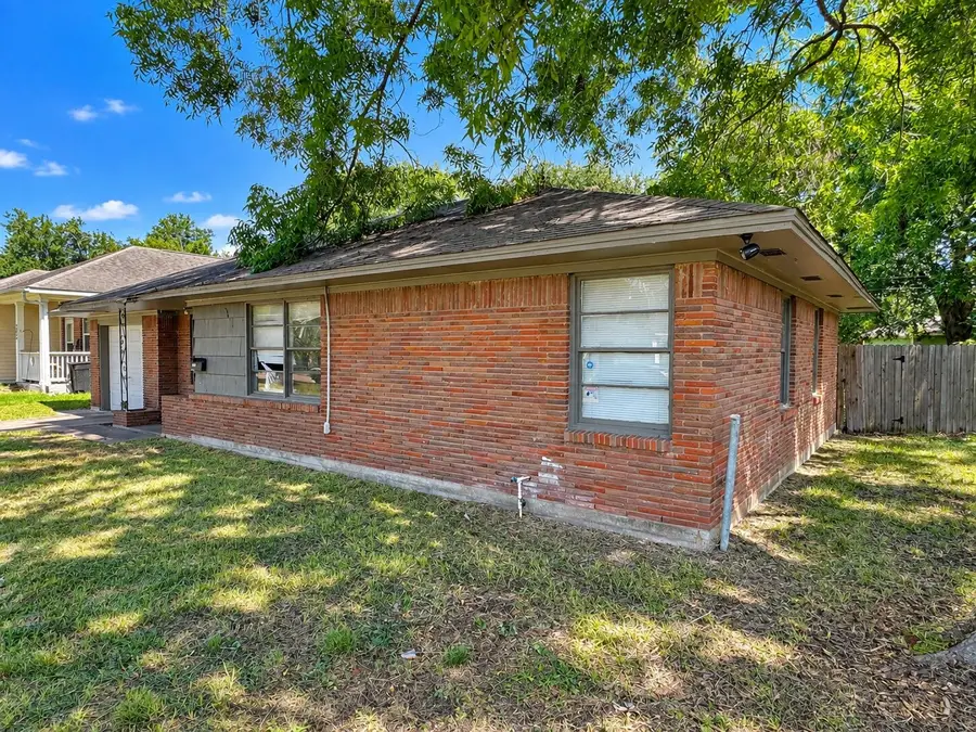 208 S Sparrow Way, Texas City, TX 77591 - #2