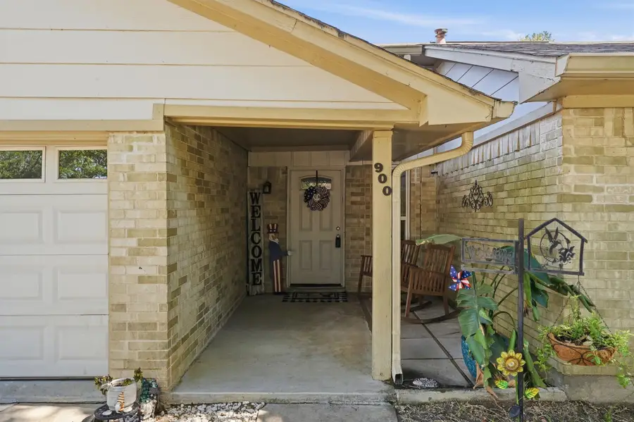 900 Sunnybrook Lane, Baytown, TX 77521 - #2