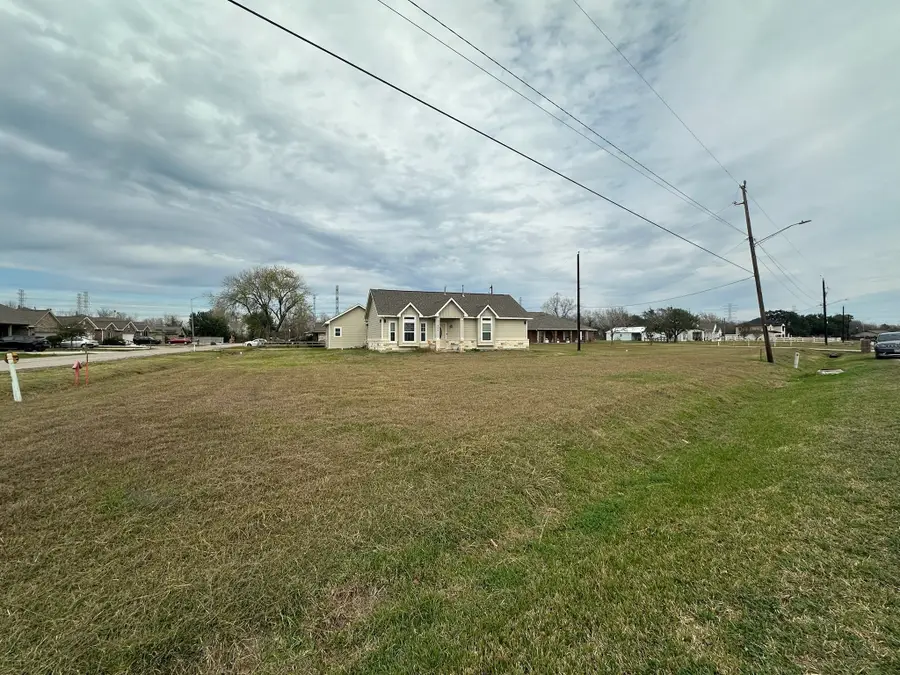 825 Mossey Drive, La Porte, TX 77571 - #3